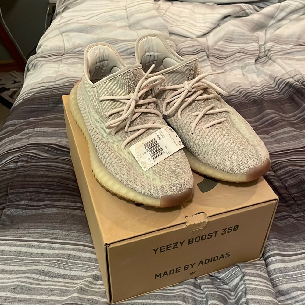 Yeezy 350 Citrin Size 10.5